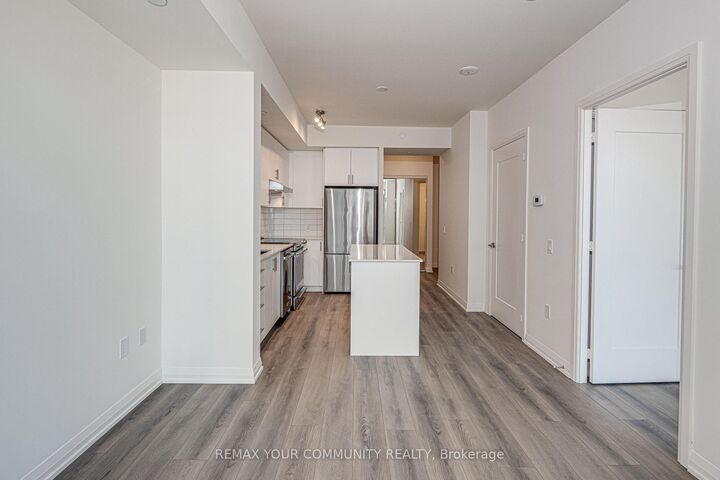Property Photo:  9000 Jane Street 1707  ON L4K 0M6 