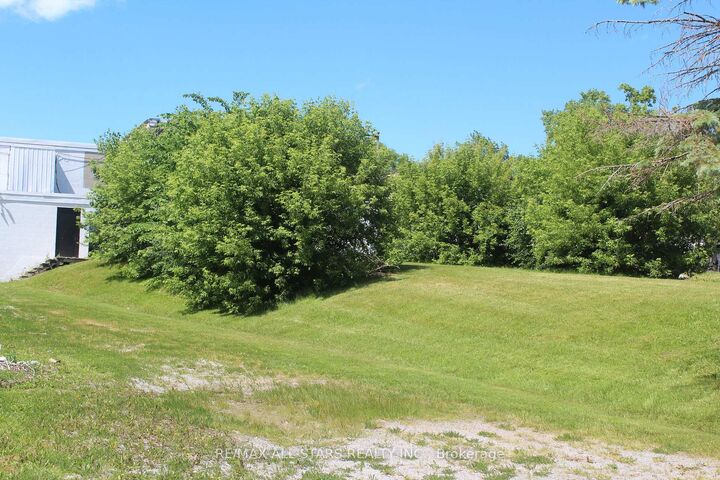 Property Photo:  180 Frederick Street  ON L4P 2J1 