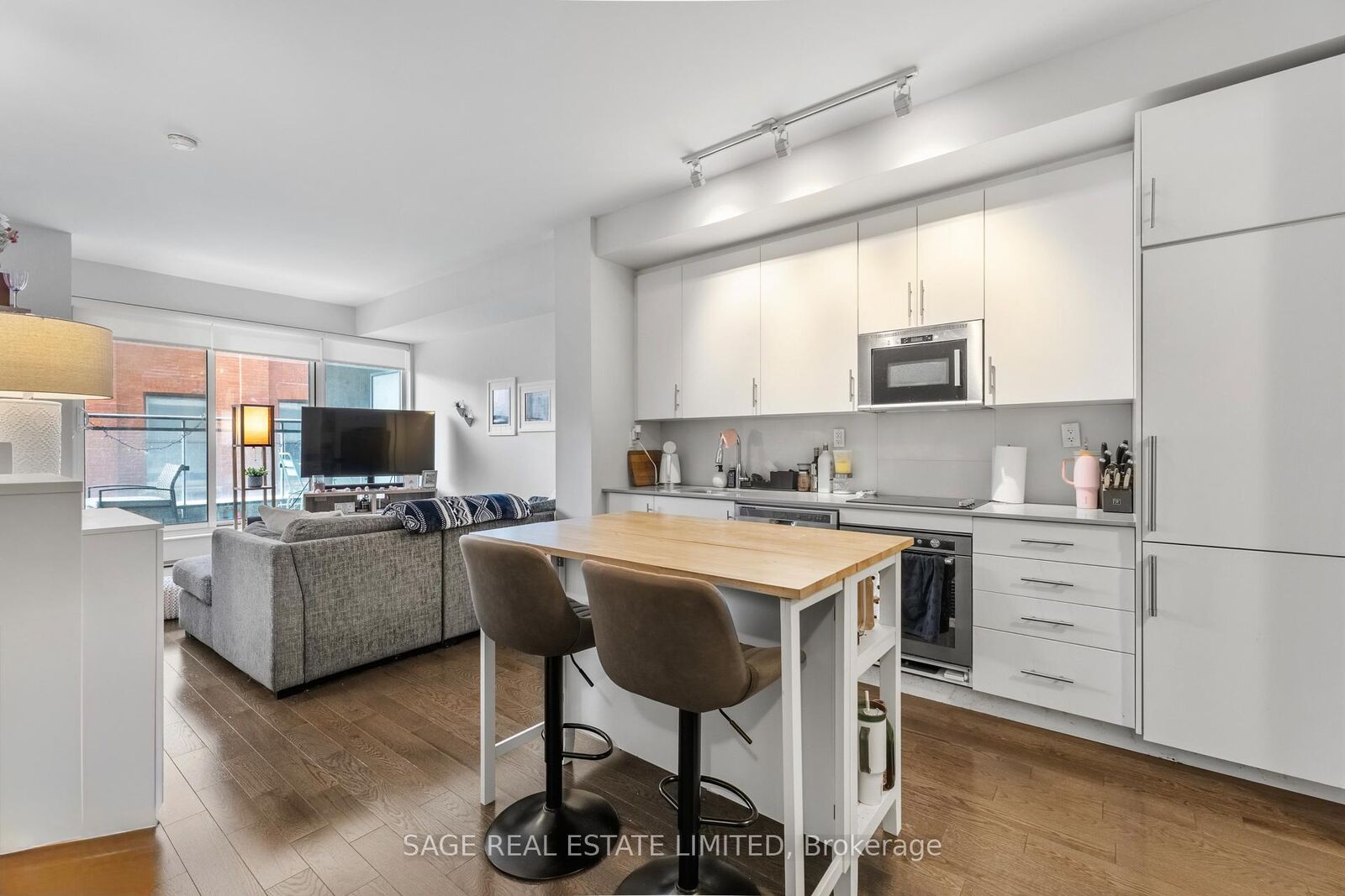 Property Photo:  460 Adelaide Street E 309  ON M5A 1N4 