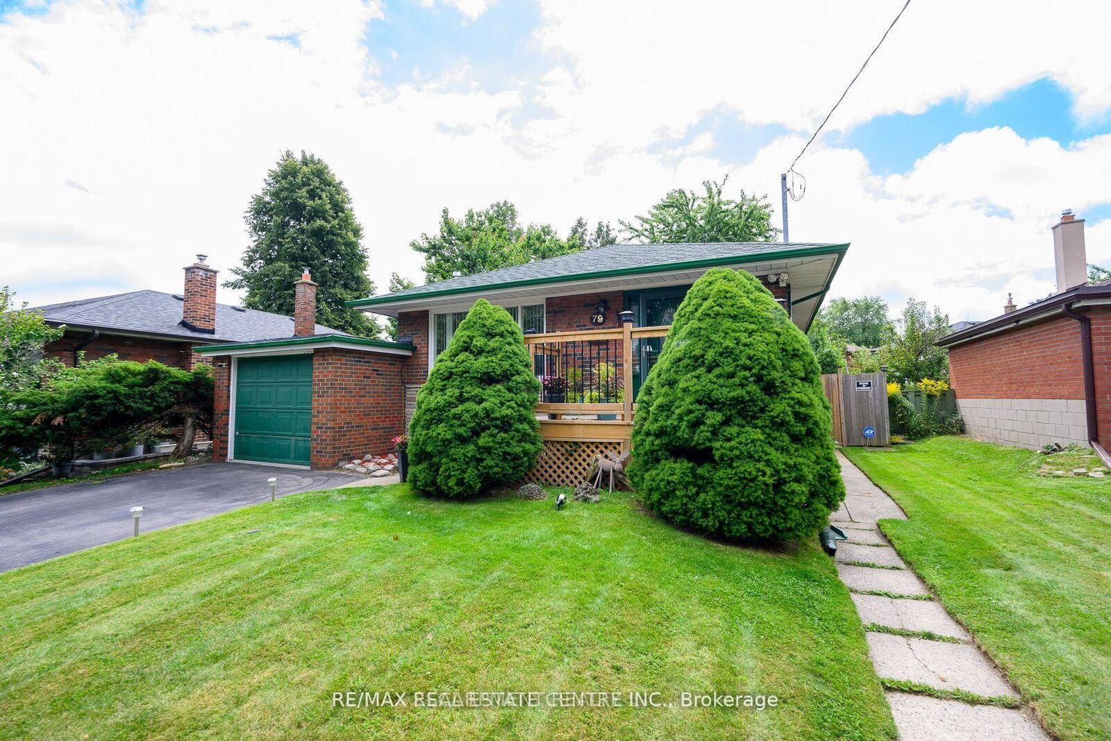 Property Photo:  79 Chandler Drive  ON M1G 1Z1 