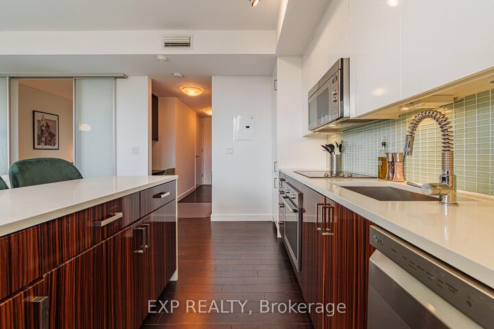 Property Photo:  201 Parkdale Avenue 308  ON K1Y 1E8 
