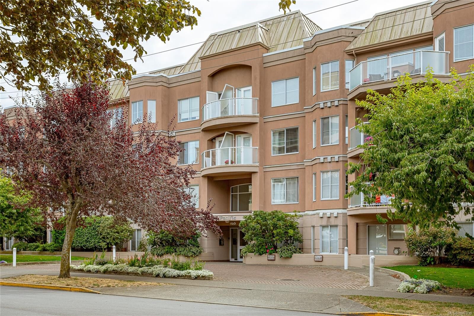 Property Photo:  405 Quebec St #224  BC V8V 4Z2 