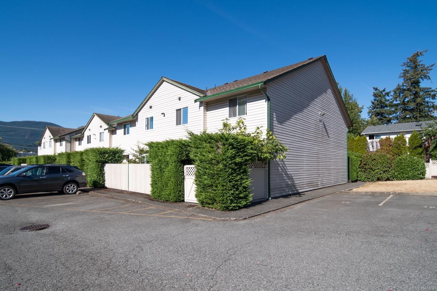 Property Photo:  1906 Bowen Rd #6  BC V9S 5S6 