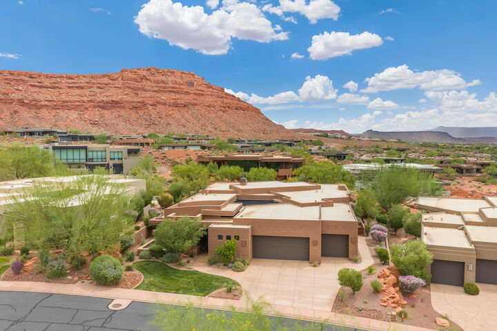 Property Photo:  2331 W Entrada Trail 98  UT 84770 