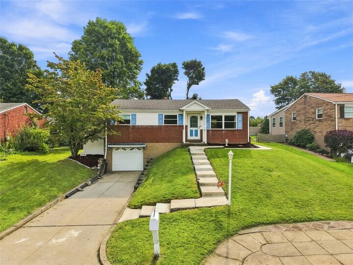 Property Photo: 553 Meadowvale Dr PA 15024