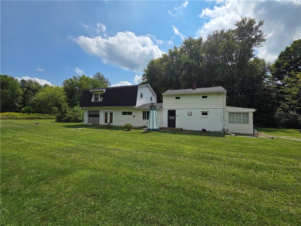 Property Photo: 7586/7588 Hurlbert Road PA 16134