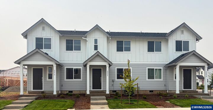 Property Photo: 891 Kirksey St OR 97071