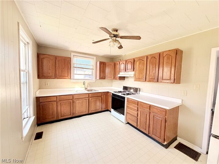 Property Photo: 3701 Lincoln Avenue OH 43947