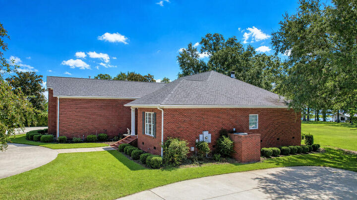 Property Photo: 1010 River Pointe Drive GA 31701
