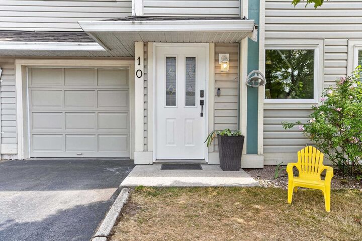 Property Photo:  11950 232 Street 10  BC V2X 6T1 