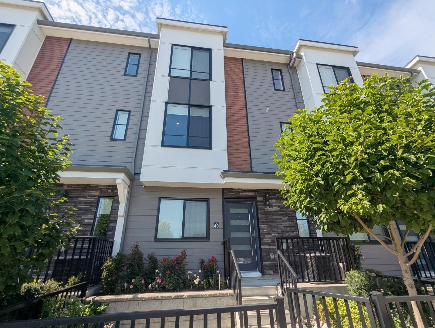 Property Photo:  1639 162 Street 40  BC V4A 4Y1 