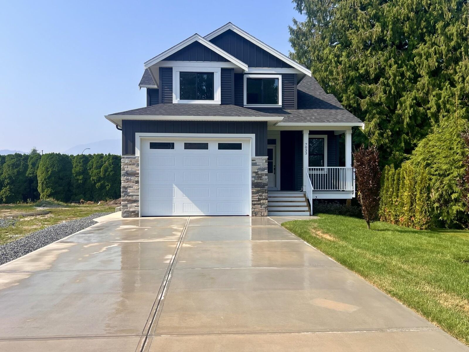 Photo de la propriété: 7033 Eden Drive BC V2R 1E6