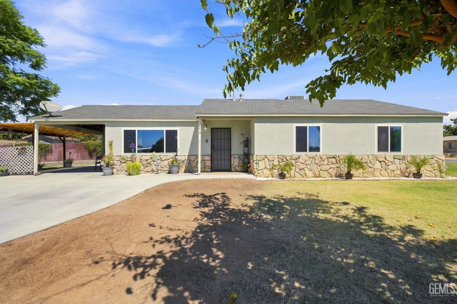 Property Photo: 8416 Lexington Avenue CA 93306
