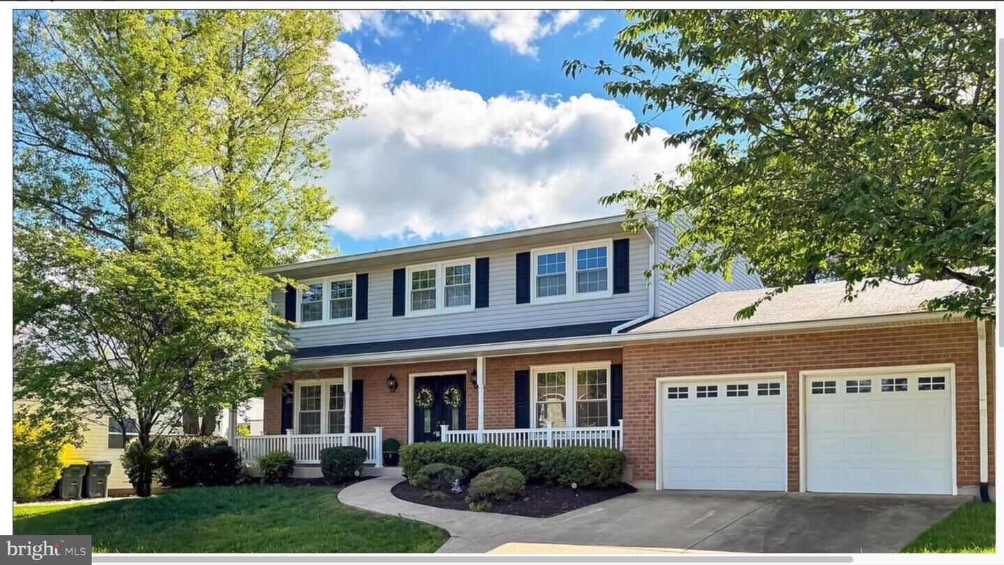 Property Photo: 13407 Brookfield Drive VA 20151