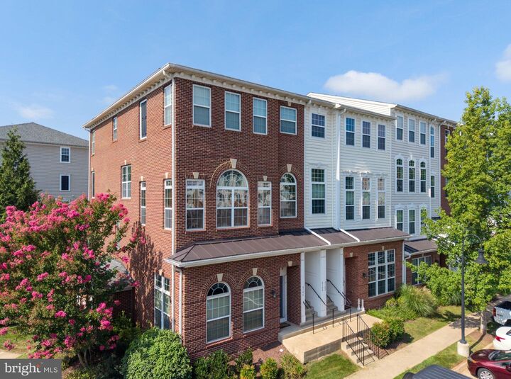 Property Photo:  6142 Aster Haven Circle  VA 20169 