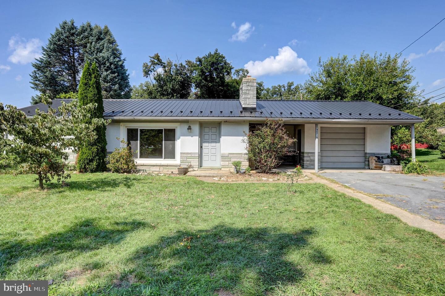 Property Photo:  407 N Morris Street  PA 17257 