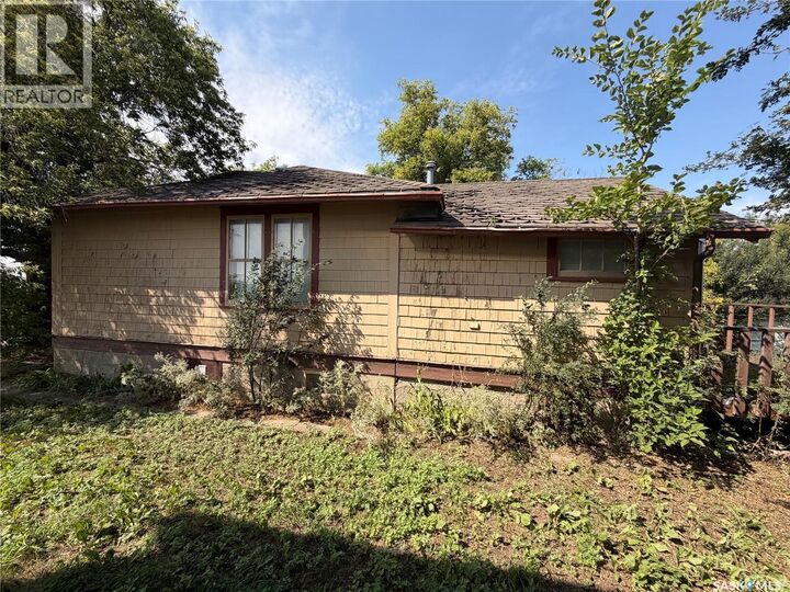 Property Photo:  109 1st Avenue N  SK S0K 4Y0 