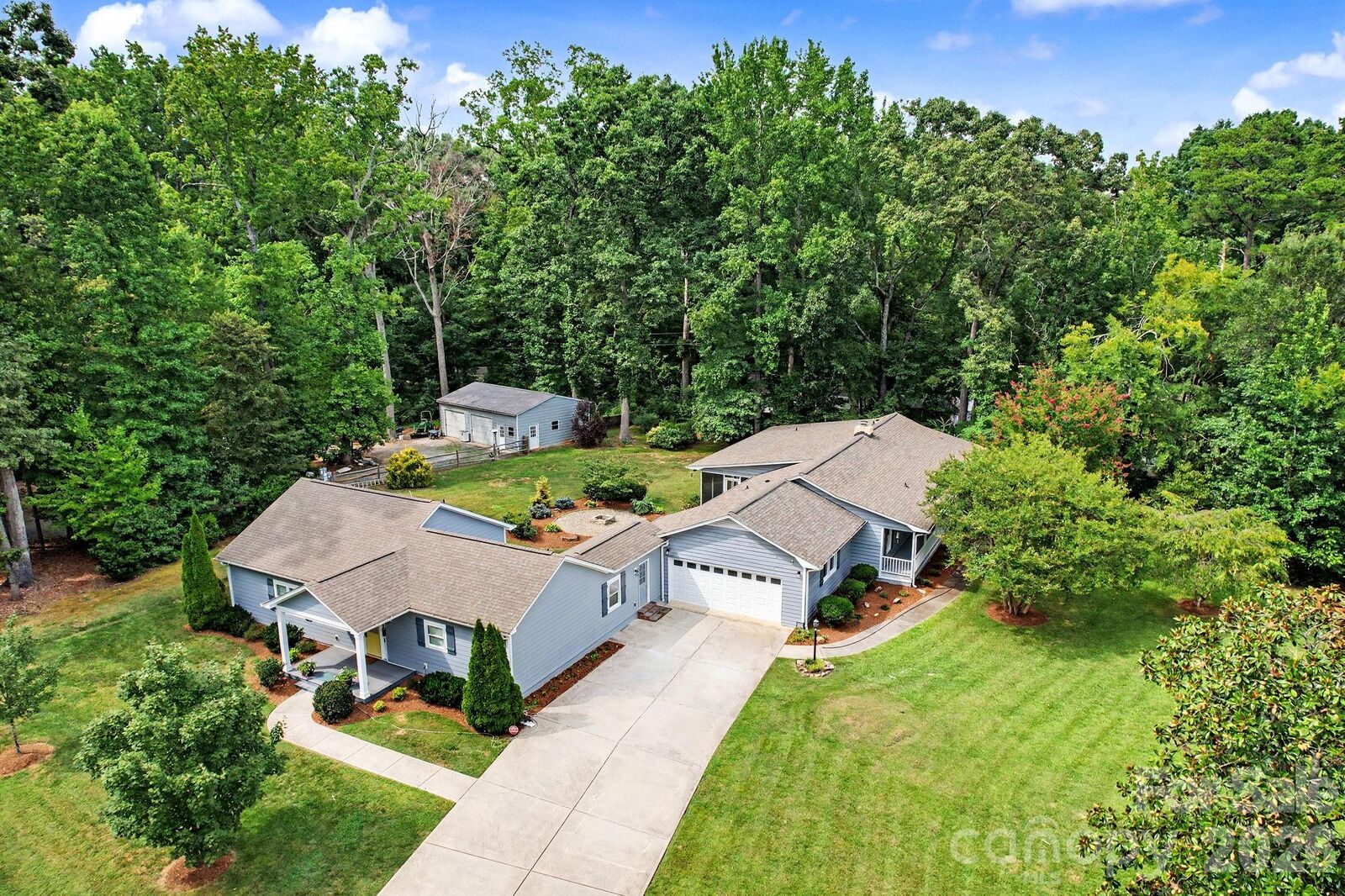 Property Photo:  3201 Fairforest Drive  NC 28104 