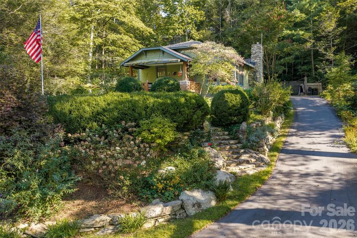 Property Photo:  95 Chestnut Hill Loop Road  NC 28735 