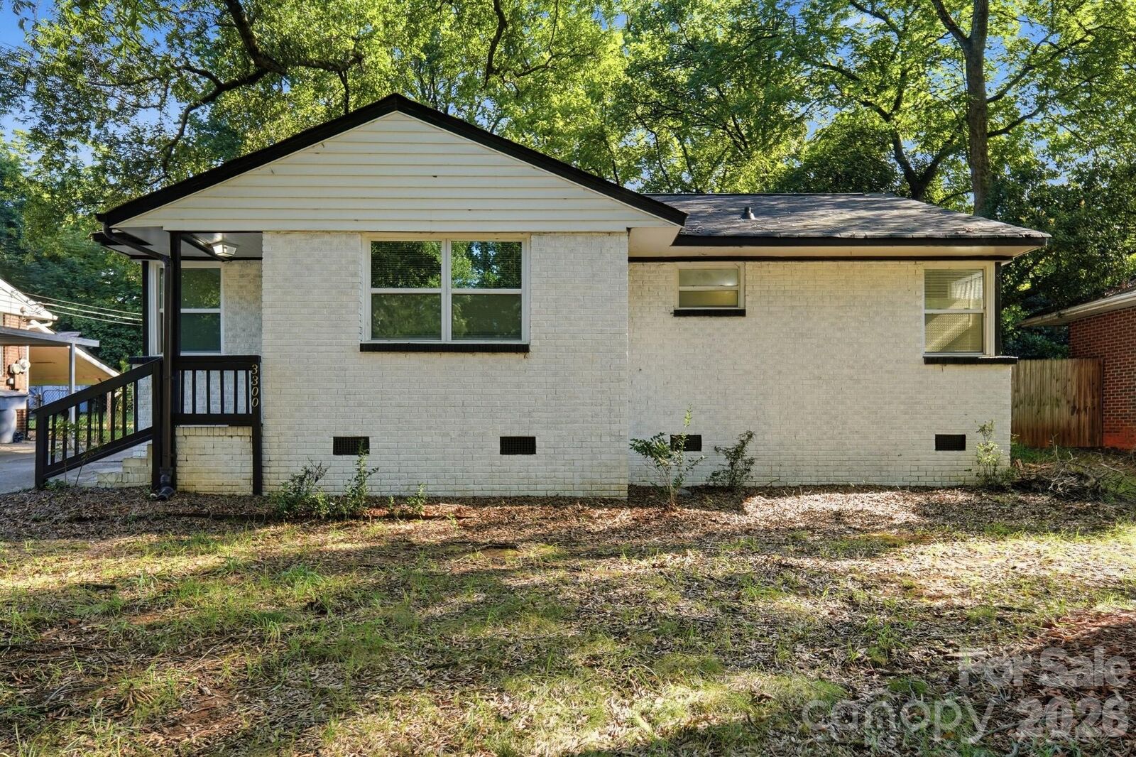 Property Photo:  3300 Bonaire Drive  NC 28208 