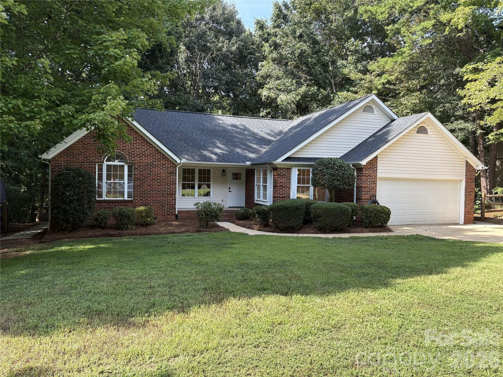 Property Photo: 13800 Woody Point Road NC 28278