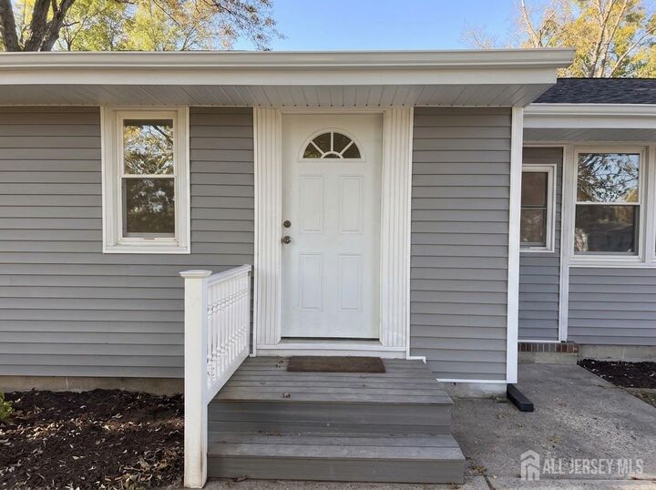 Property Photo:  34 Lake Way  NJ 08854 