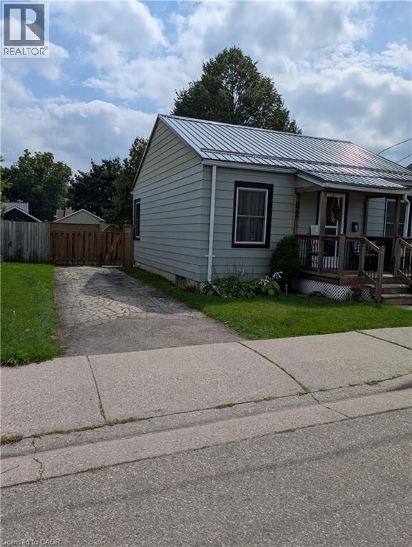Property Photo:  62 Ninth Avenue  ON N3S 1E4 