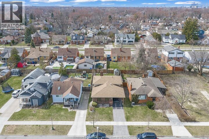 Property Photo:  1031 Eastlawn  ON N8S 3H8 