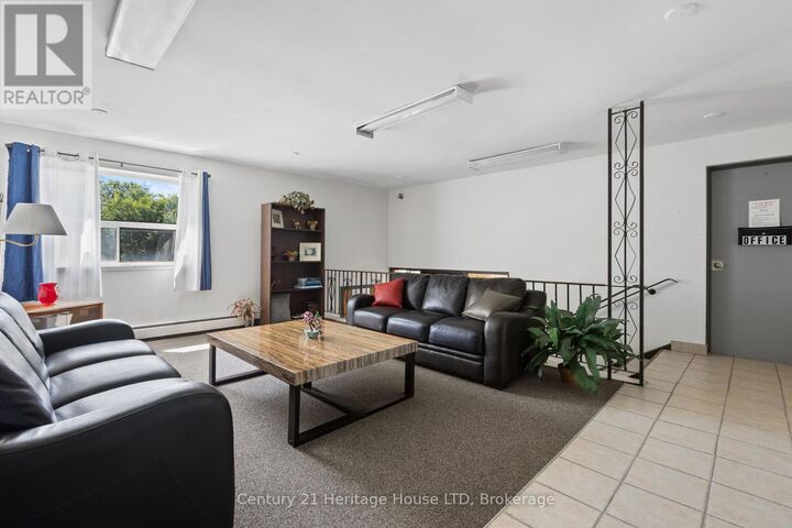 Property Photo:  242 Oakdale Avenue 109  ON L2P 3K5 