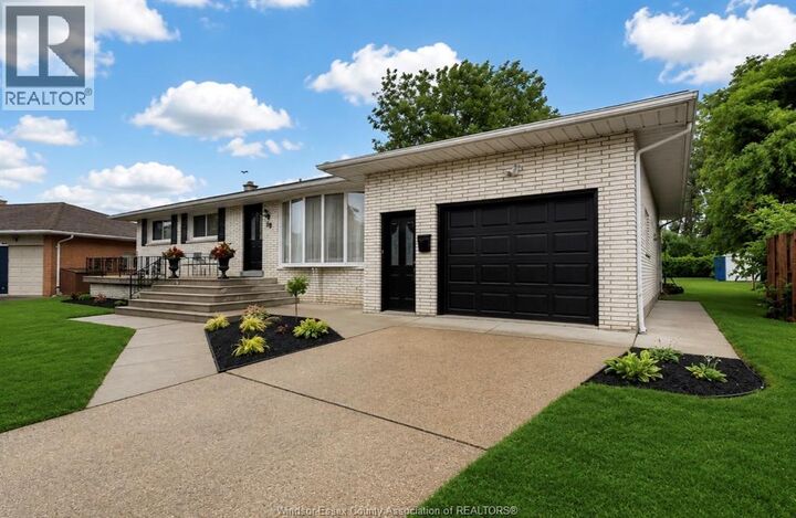 Property Photo:  39 Johnson Avenue  ON N8H 3T8 
