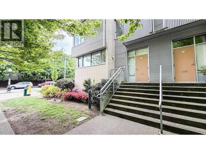 Property Photo: 390 E 11th Ave BC V5T 4V9