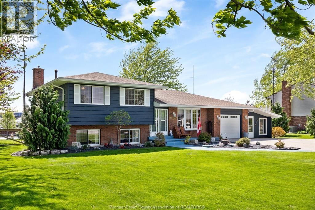 Property Photo:  19085 Blue Water Avenue  ON N0P 2L0 