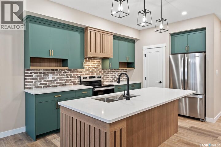 Property Photo:  918 Yuel Bend  SK S7W 1L5 