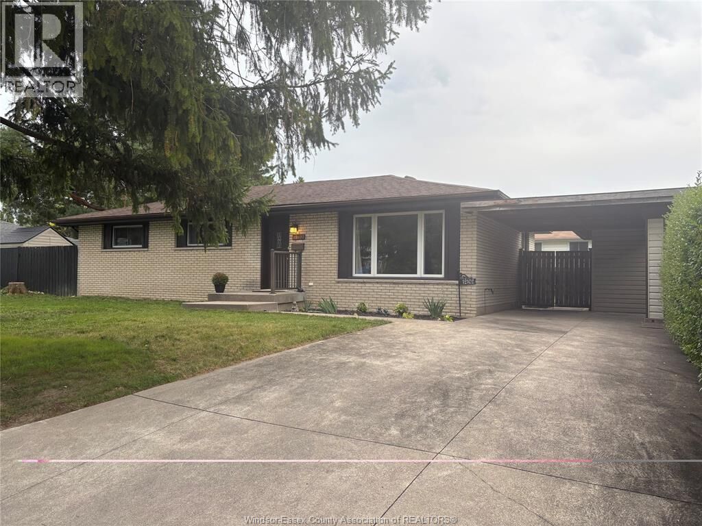 Property Photo:  12102 Evergreen Drive  ON N8N 1G9 