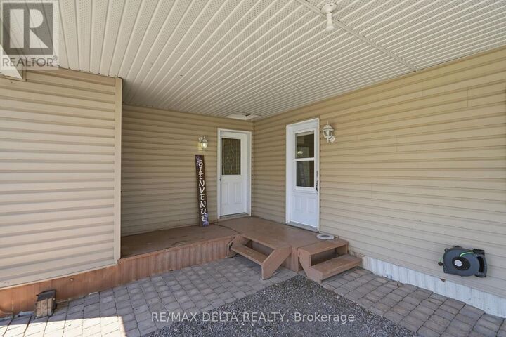 Property Photo:  8250 County Road 17 Road 304  ON K4K 1K7 