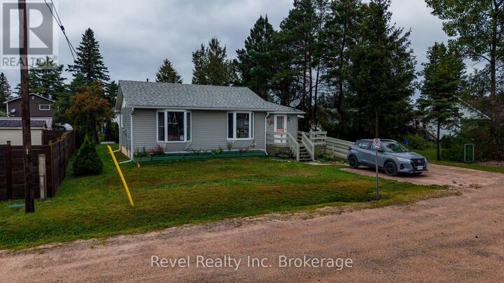 Property Photo:  2 Lincoln Avenue  ON P0A 1X0 