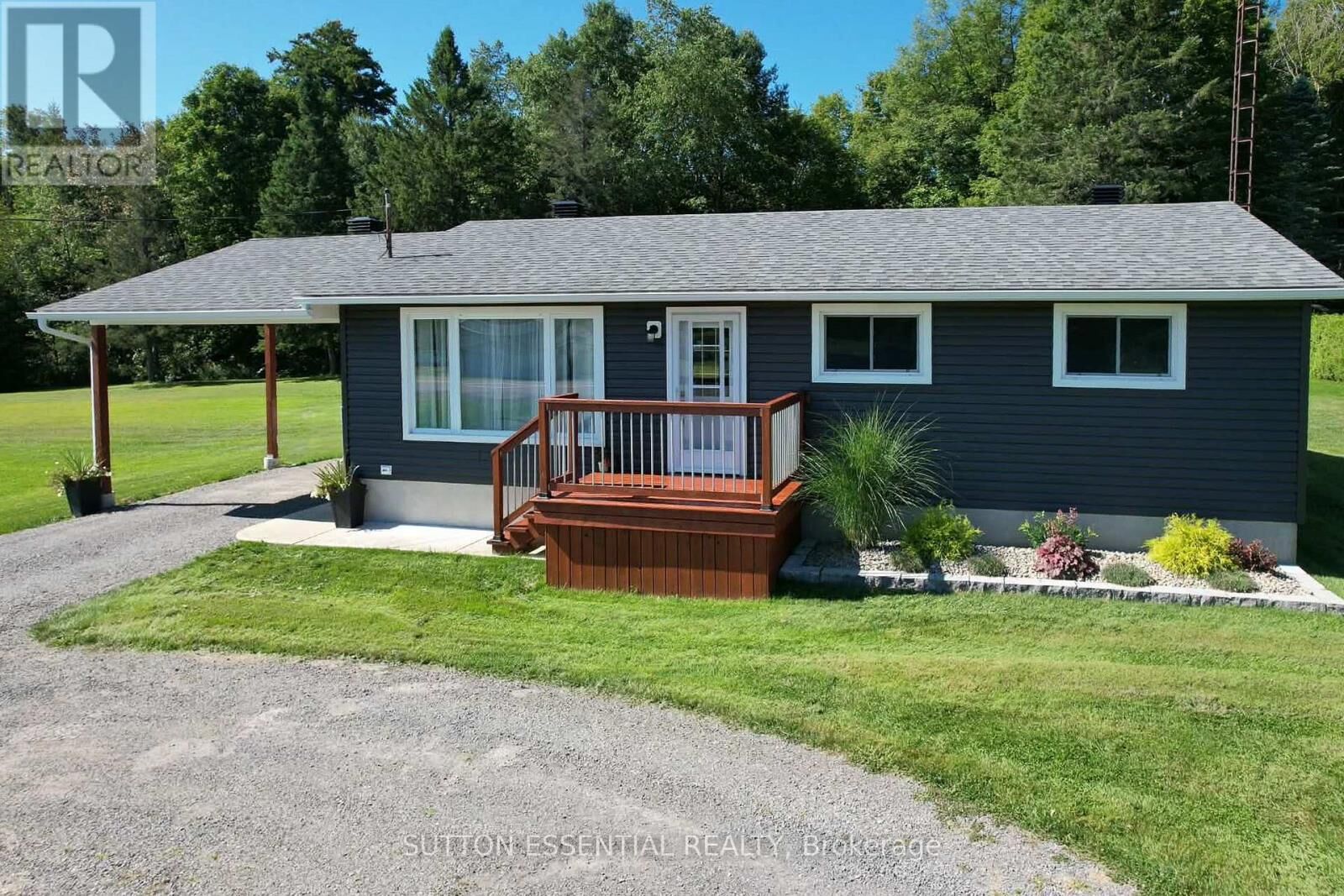 Property Photo:  6174 County Rd 15 Road  ON K6V 5T2 