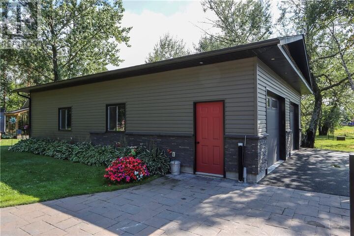 Property Photo:  672 Lake Point Court  ON P3E 6J2 