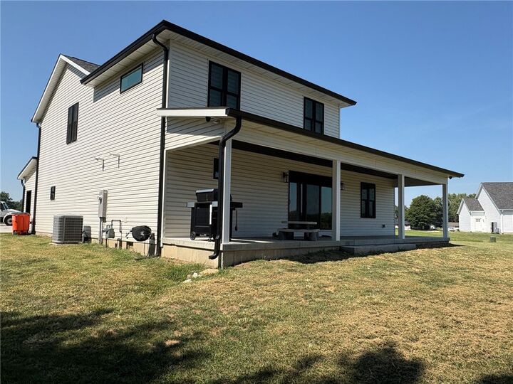 Property Photo:  8 Sunrise Circle  IL 61951 