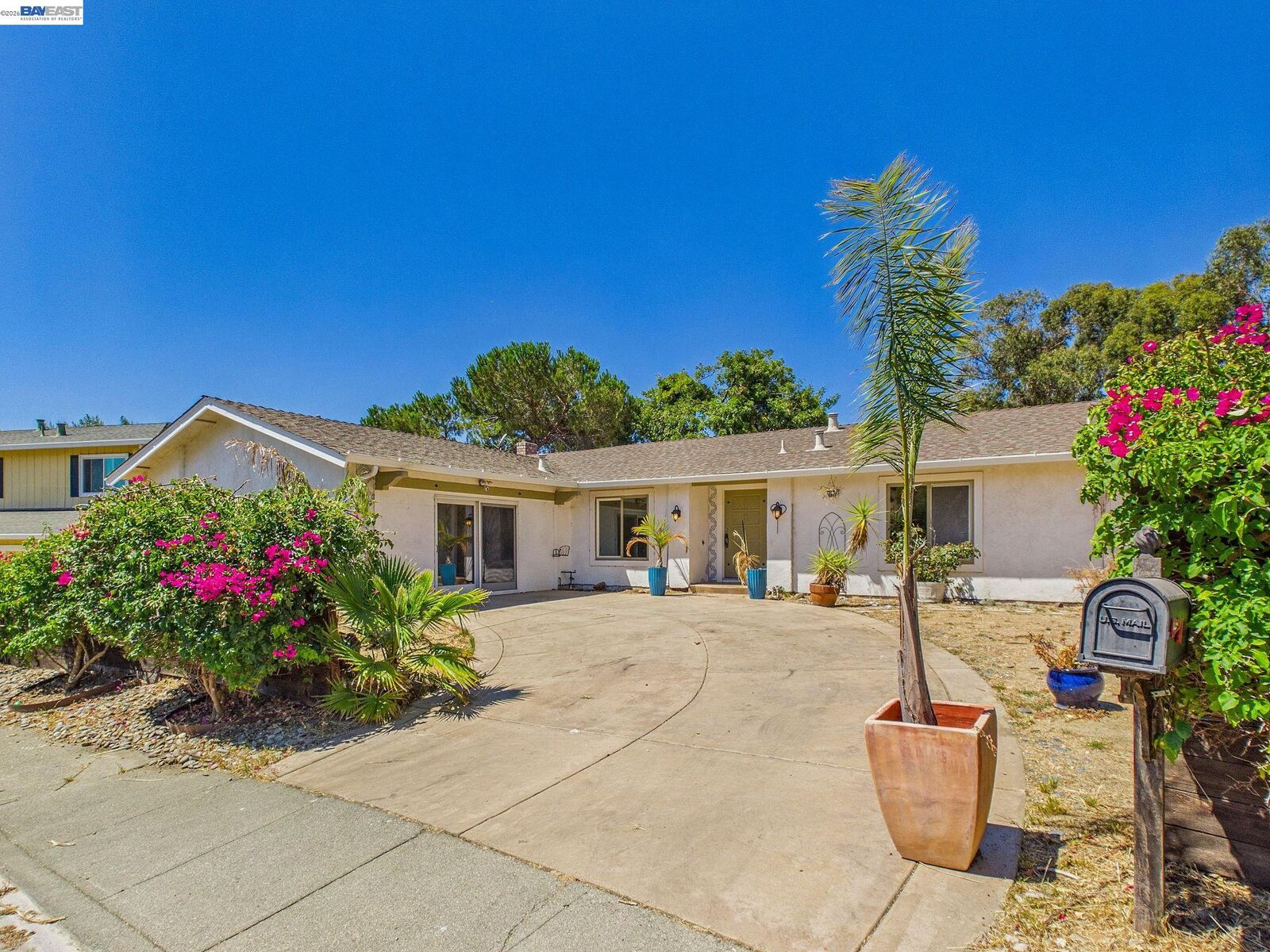Property Photo: 327 Steven Cir CA 94510