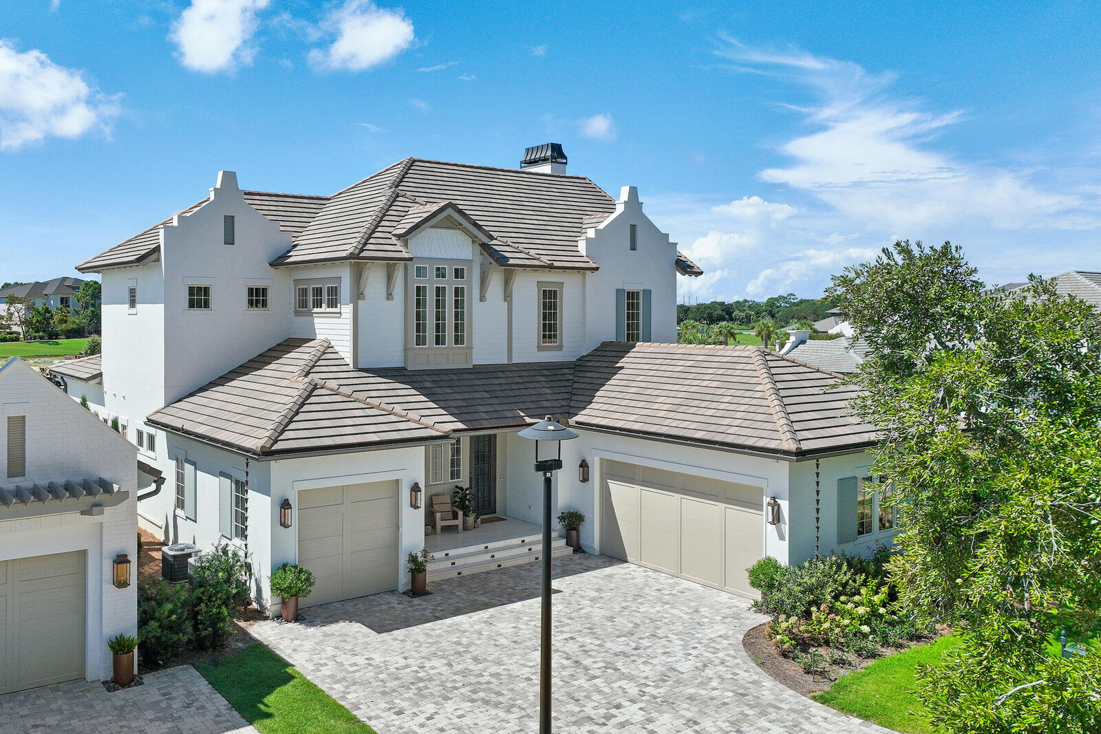 Property Photo: 4562 Leeward Lane FL 32541