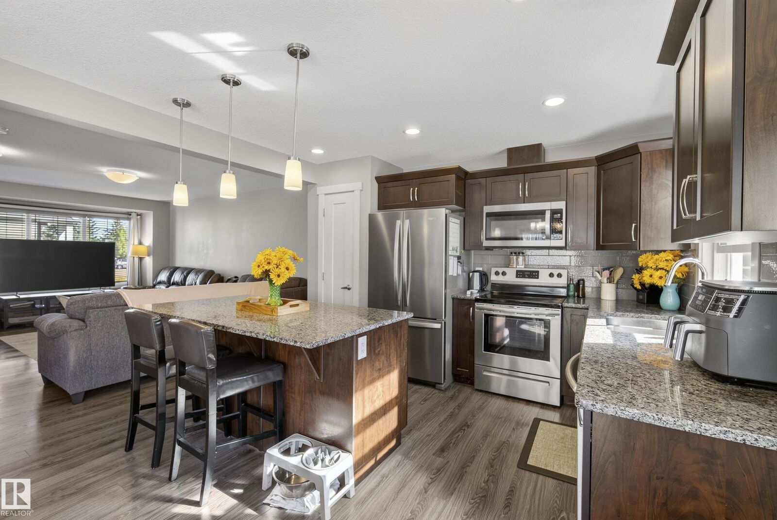 Property Photo:  4205 30 Street NW 8  AB T6T 2G9 
