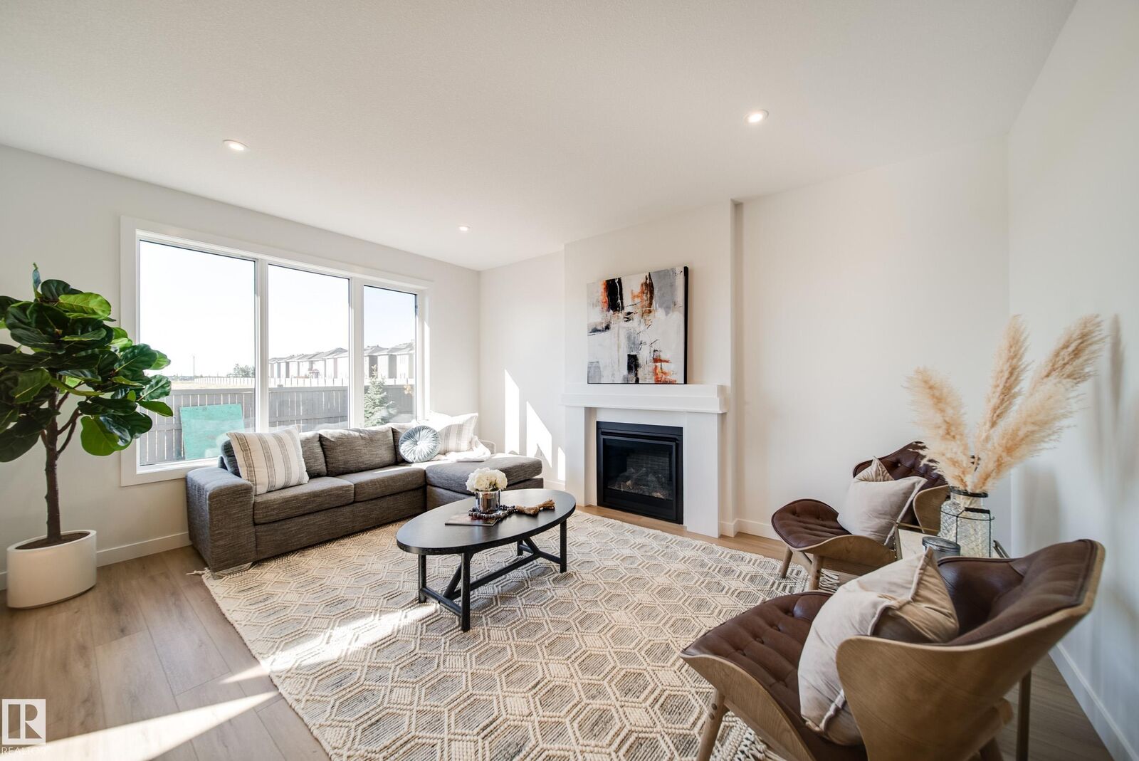 Property Photo:  77 Chartres Close  AB T8T 2E1 