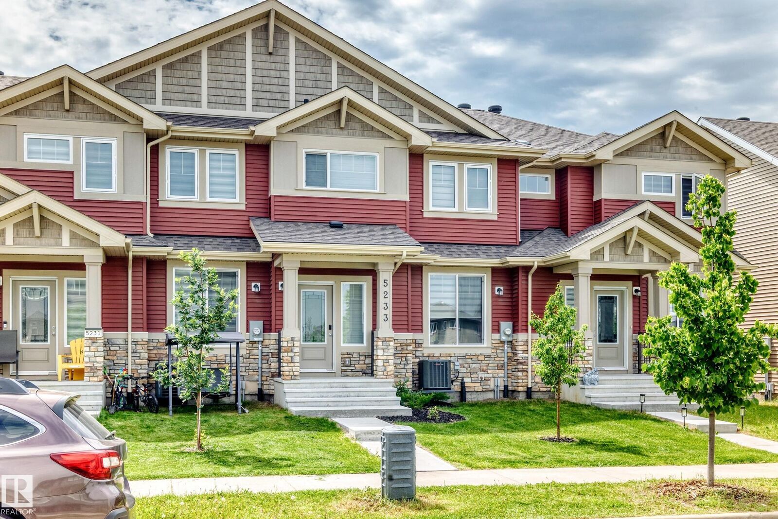 Property Photo:  5233 22 Avenue SW  AB T6X 2H8 