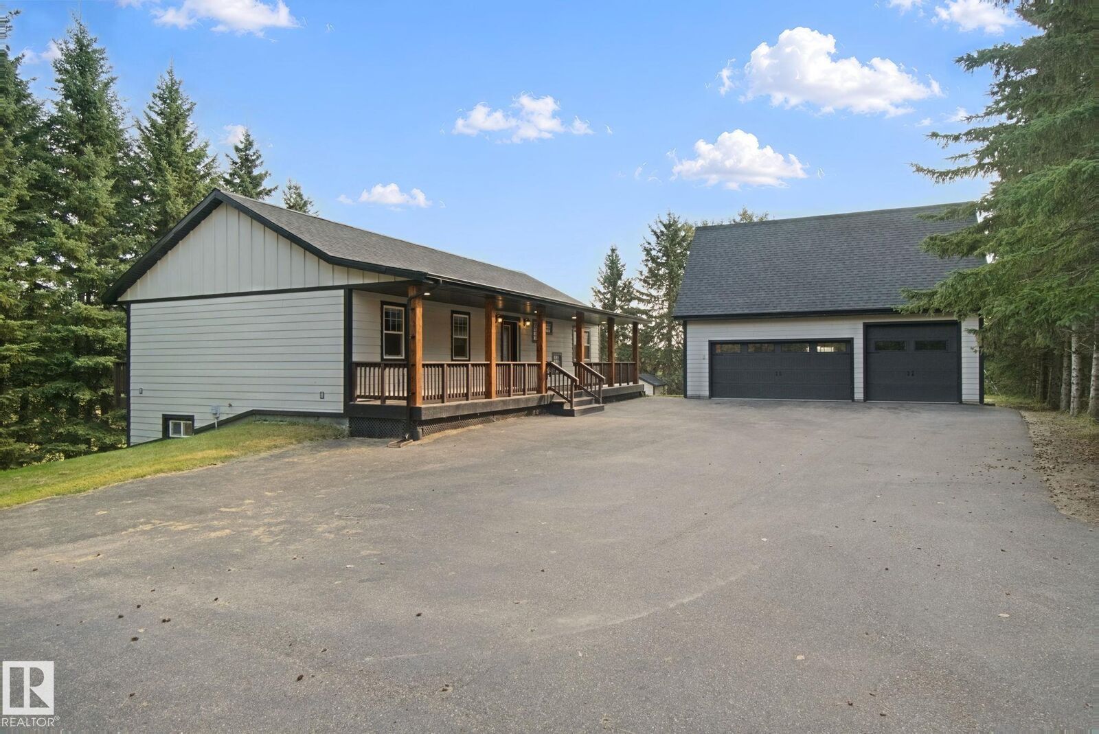 Property Photo:  53203 Rge Road 15 14  AB T7Y 0C3 