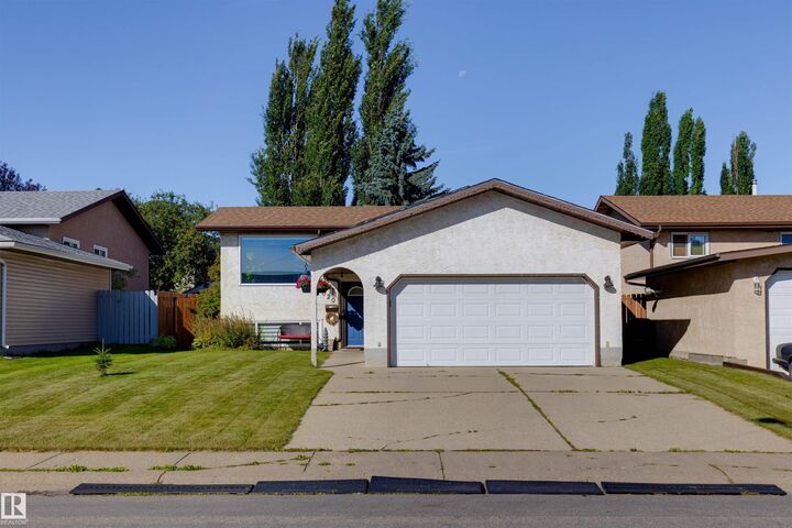 Property Photo:  2820 35 Street NW  AB T6L 3Y4 