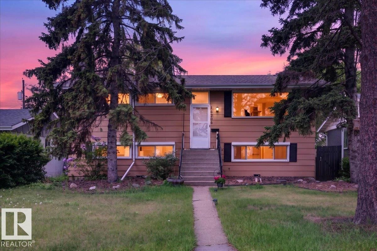 Property Photo:  16206 79A Avenue NW  AB T5R 3J1 