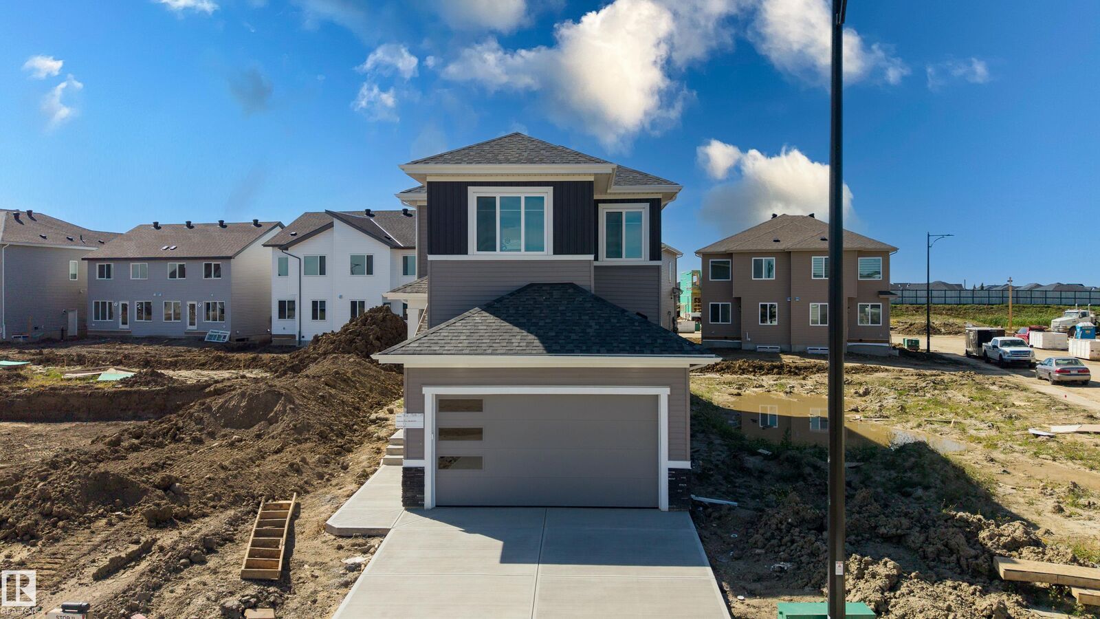 Property Photo:  402 Munn Court  AB T9E 0J9 