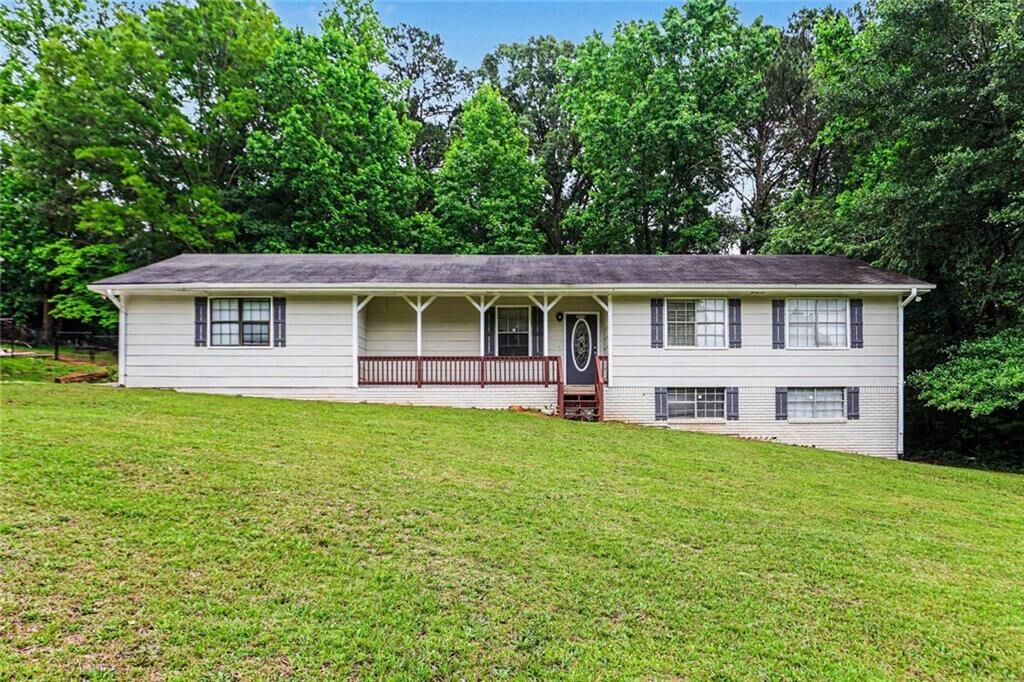 Property Photo: 2353 Shire Court GA 30106