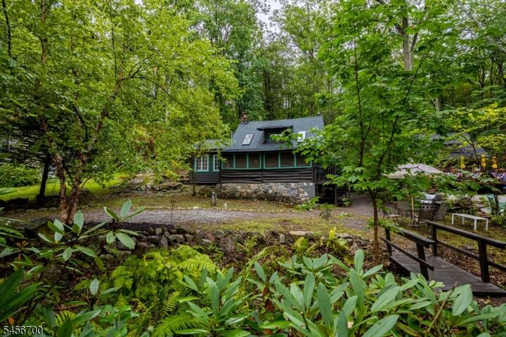 Property Photo:  8 Mountainside Dr  NJ 07461 